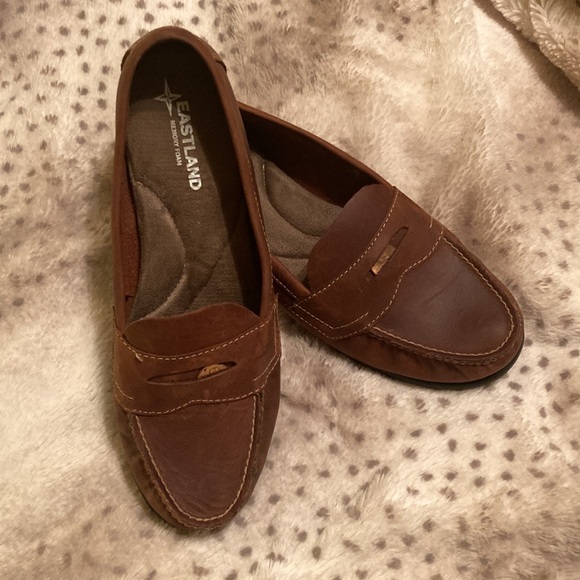 East land Classic ll Penny Loafers Like New Condition - Picture 4 of 5